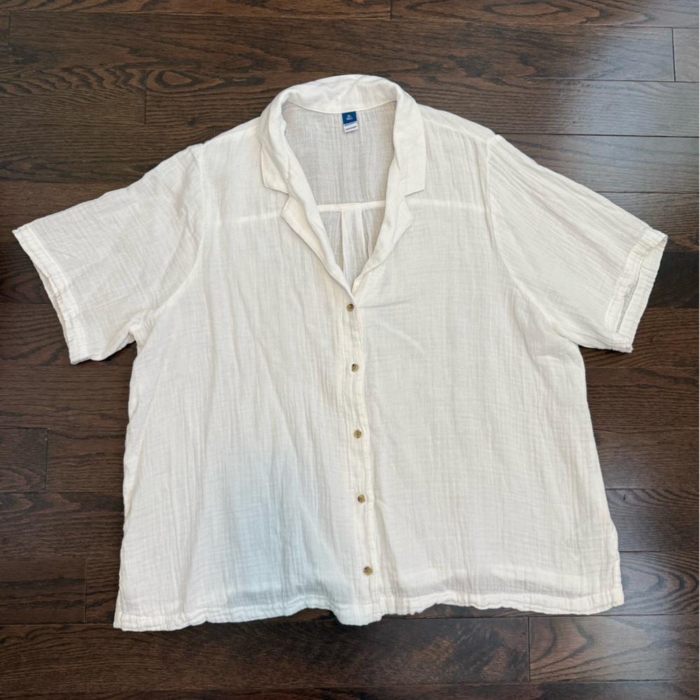 Old Navy Crinkle Gauze Button-Down Top